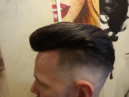 Kort mannenkapsel van Kapsalon Dreamhair Haarwerken Hamont Kort mannenkapsel van Kapsalon Dreamhair Haarwerken Hamont